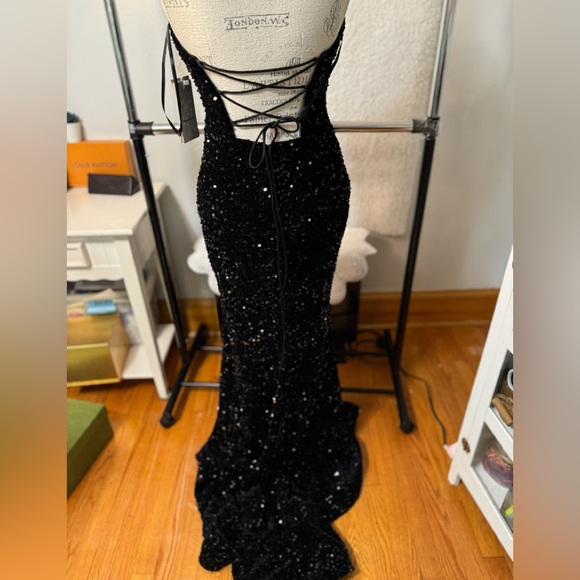 NWT Witness of Love Sequence Gown - Picture 3 of 9